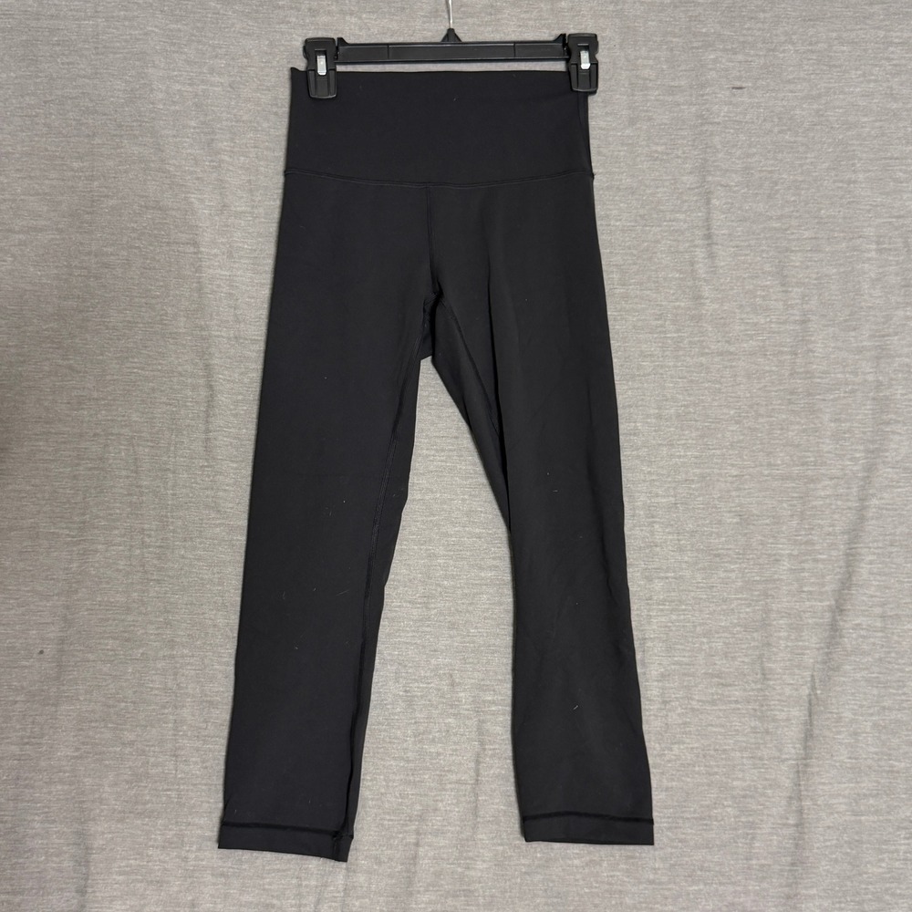 Lululemon High Rise Crop Leggings Black Size 6 Yoga Athletic Tights 0443